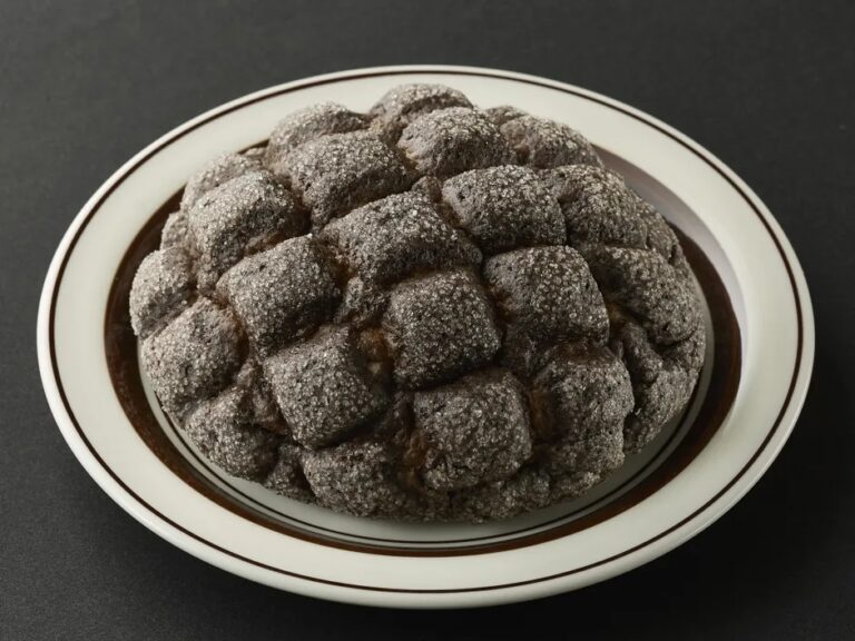 ブラックココアメロンパン実物